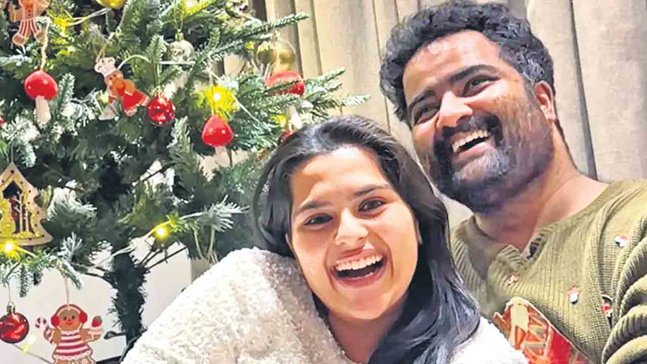 మనిద్దరం.. ఒకరికొకరం