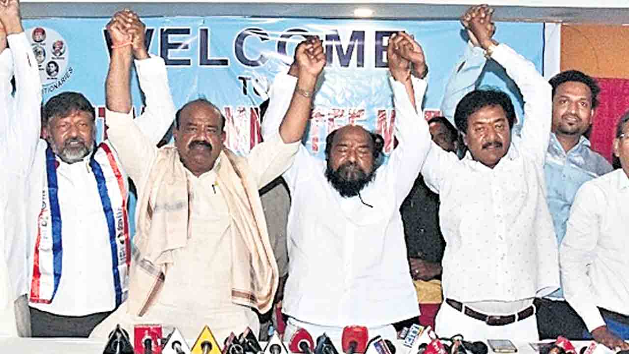 బీసీలకు రాజ్యాధికారం దక్కకుండా కుట్రలు