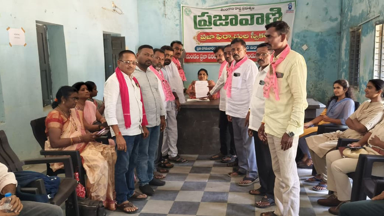 Durgam Chinnaiah | అరచేతిలో వైకుంఠం చూపిస్తున్న కాంగ్రెస్‌కు బుద్ధి చెప్పాలి : మాజీ ఎమ్మెల్యే దుర్గం చిన్నయ్య