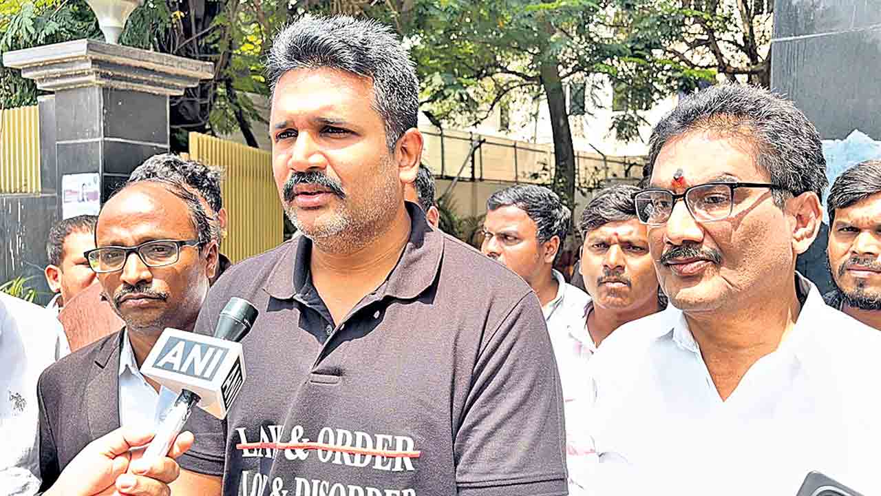 ప్రశ్నించే గొంతులను అణచివేయలేరు – telangana ప్రశ్నించే గొంతులను అణచివేయలేరు – telangana