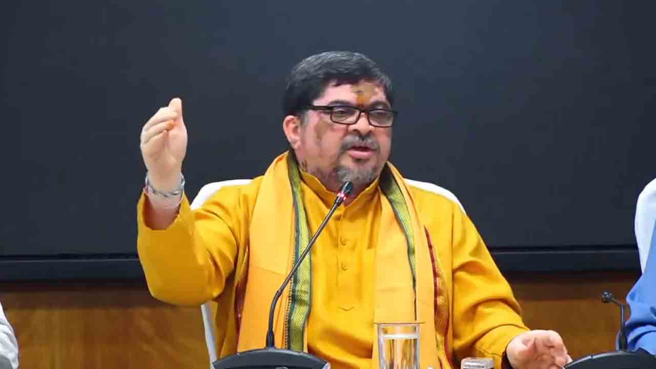 Minister Ponnam Prabhakar | ఆర్టీసీ భూముల్లో ఇందిరమ్మ ఇండ్లు కడితే తప్పేంటి..? : మంత్రి పొన్నం ప్రభాకర్‌