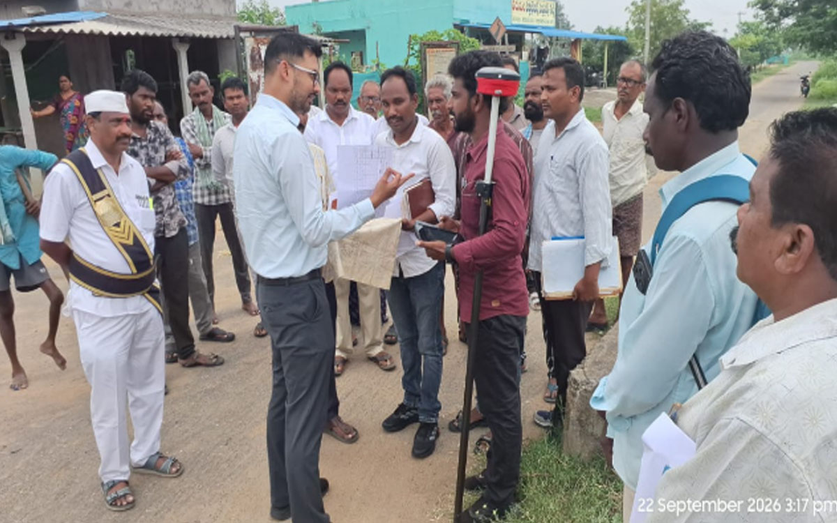 ‘భూ రీసర్వేను పకడ్బందీగా నిర్వహించాలి’