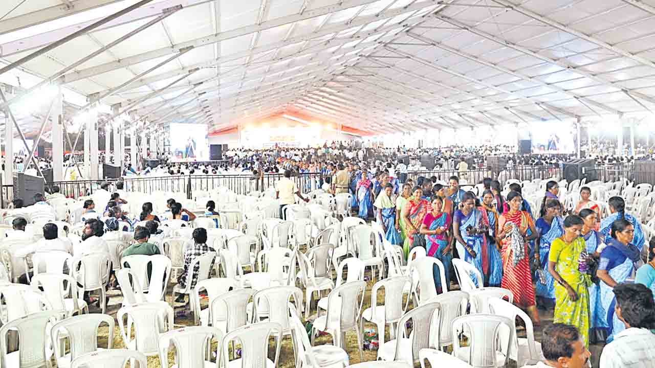 తీరు మారలే.. జనం ఆగలే