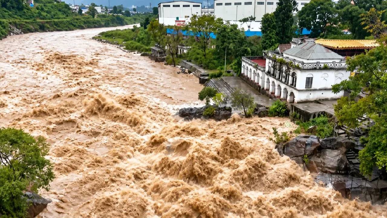 Nepal | ఉప్పొంగుతున్న బాగ‌మ‌తి న‌ది.. పొంచి ఉన్న వ‌ర‌ద ముప్పు.. నేపాల్‌లో మ‌రోసారి హై అల‌ర్ట్