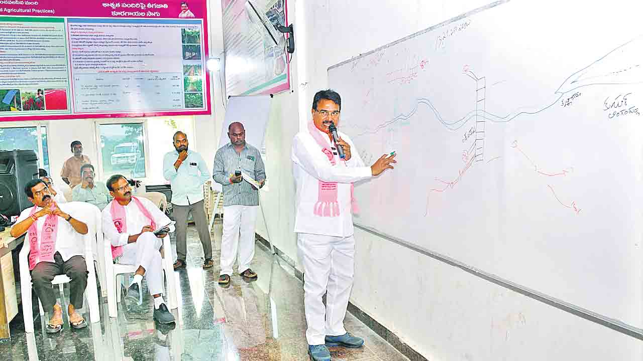 వరద జలాల్లో ఏపీ చౌర్యం.. వెలిగొండపై ప్రభుత్వం మౌనం వీడాలి