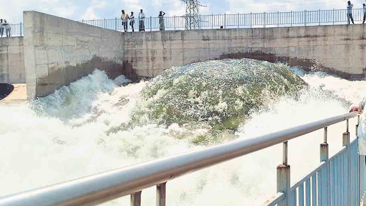 ఎట్టకేలకు పాలమూరు మోటర్‌ ఆన్‌.. నార్లాపూర్‌ రిజర్వాయర్‌లోకి కృష్ణా జలాలు