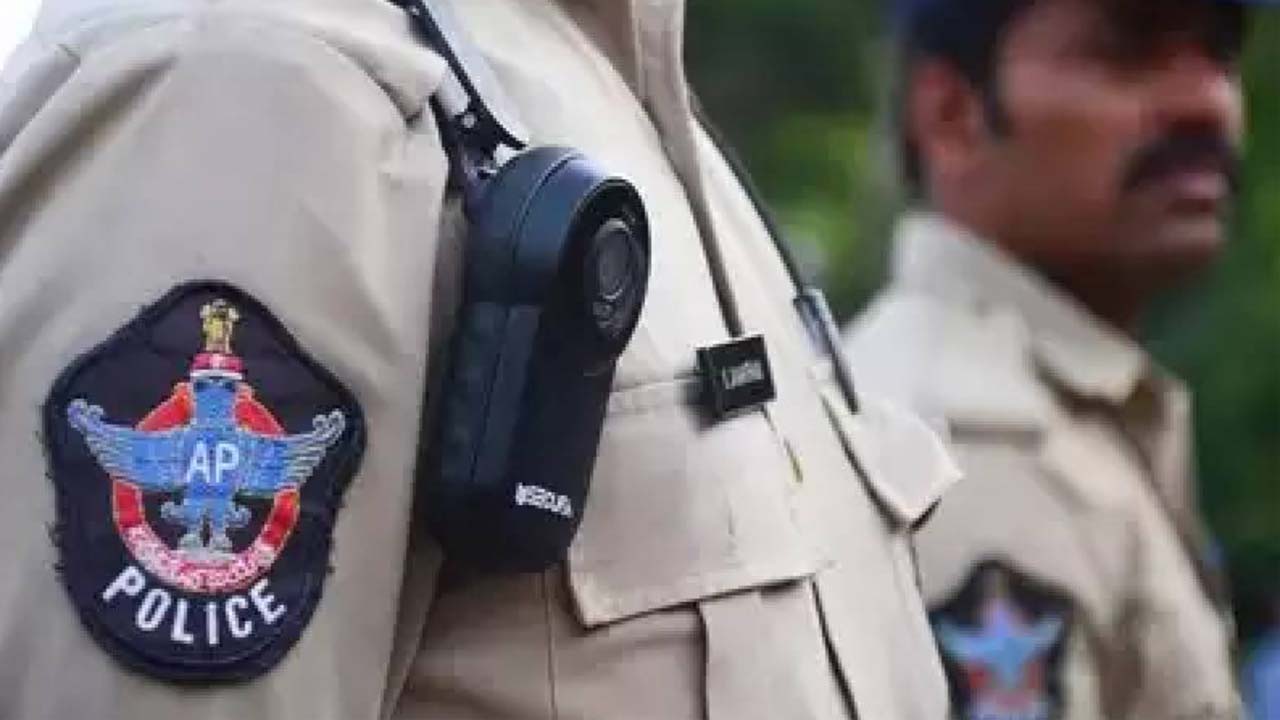 Police Firing | పోలీసుల కాల్పుల్లో నిందితుడికి గాయాలు