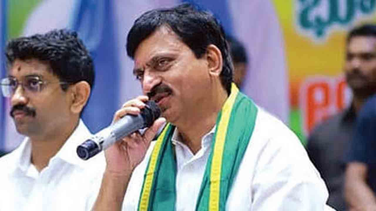 ఏడాదిలోపే ఇండ్ల తాళాలు : పొంగులేటి
