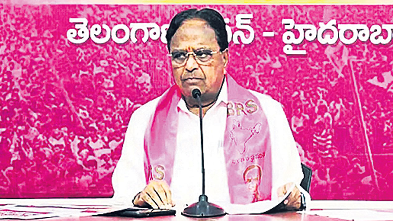 ప్రతిపక్షం ప్రశ్నిస్తున్నదనే సస్పెన్షన్లు