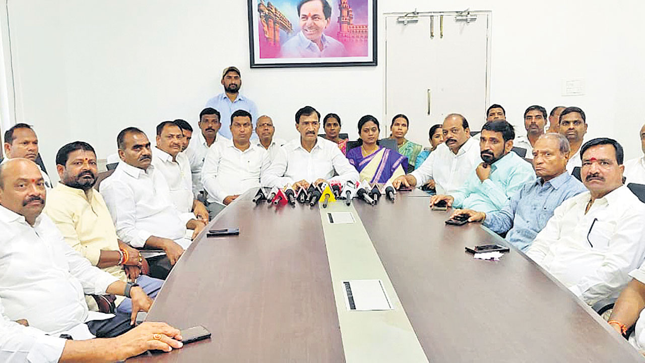 సీఎం తమ్ముడికే 50 కాలేజీలు