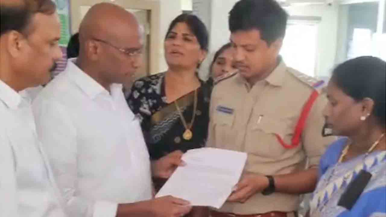 RS Praveen Kumar | వీర్లపల్లి శంకర్, సీఎం రేవంత్‌పై చర్యలు తీసుకోవాలి.. ఆర్ఎస్ ప్రవీణ్ కుమార్ ఫిర్యాదు