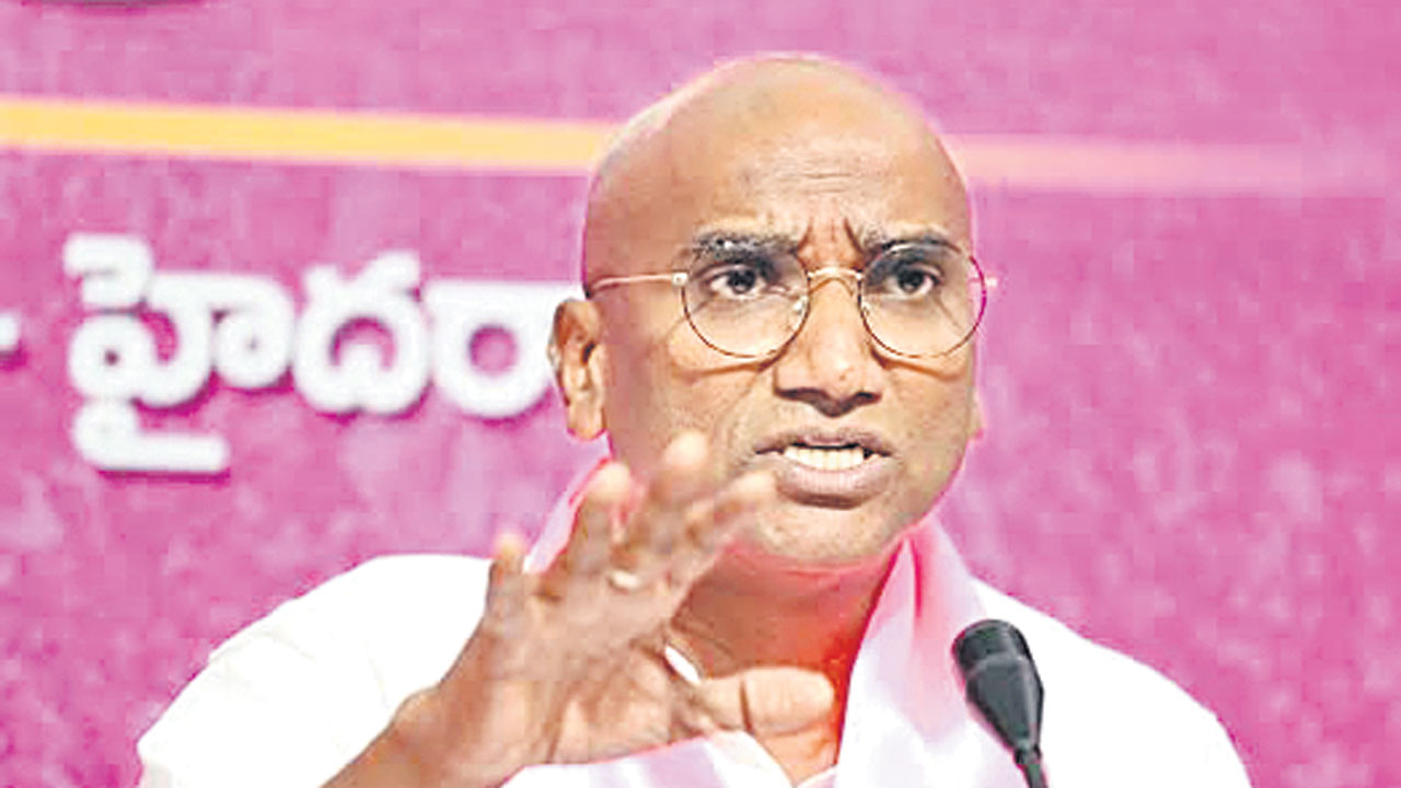 మహిళను వేధించిన నిందితుడిని శిక్షించాలి