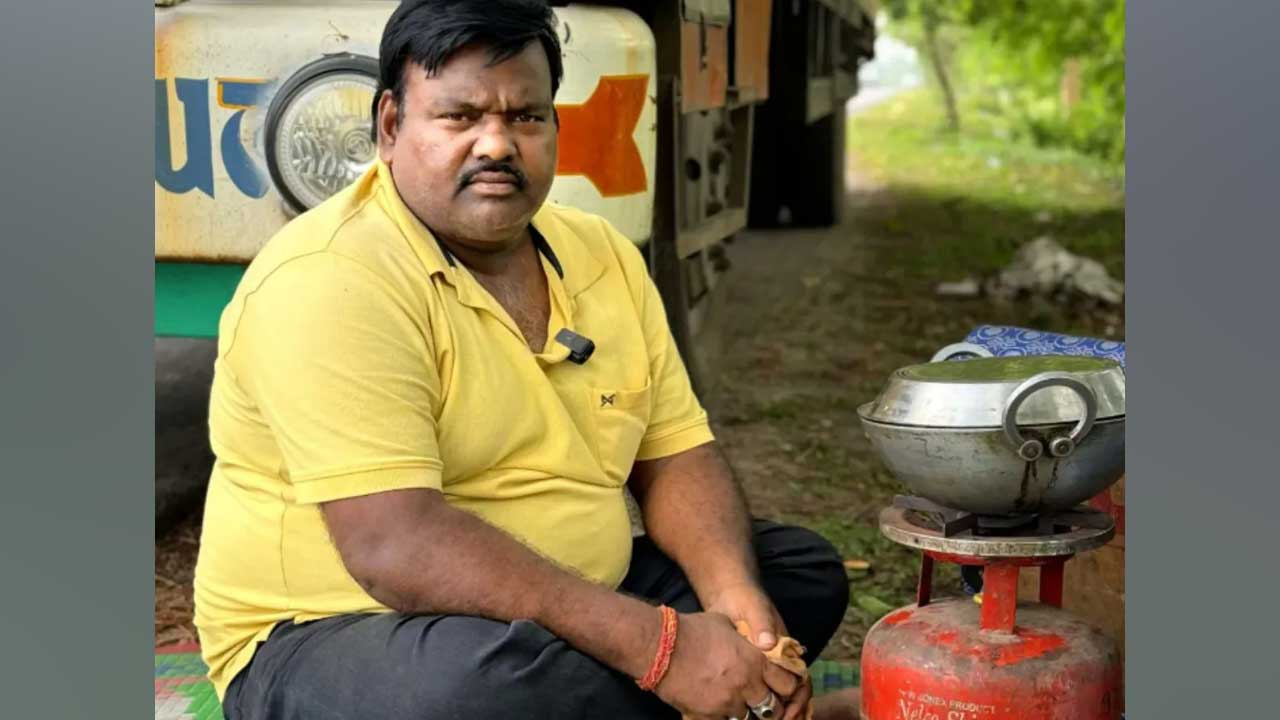 Viral | ట్రక్‌ డ్రైవర్‌ అయ్యాడు యూట్యూబ్‌ స్టార్‌