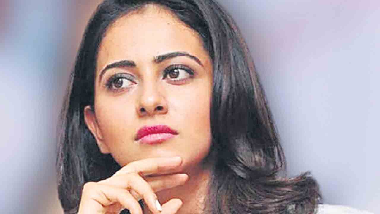 నటి రకుల్‌ ప్రీత్‌ ఆఫీసులో ఐటీ సోదాలు