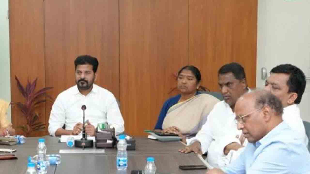 వాహనాలిచ్చిన్రు.. రిజిస్ట్రేషన్‌ మరిచిన్రు!