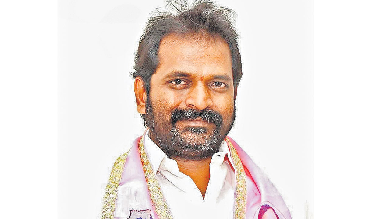 డైవర్షన్‌ డ్రామాలు ఆపి నీళ్లియ్యండి