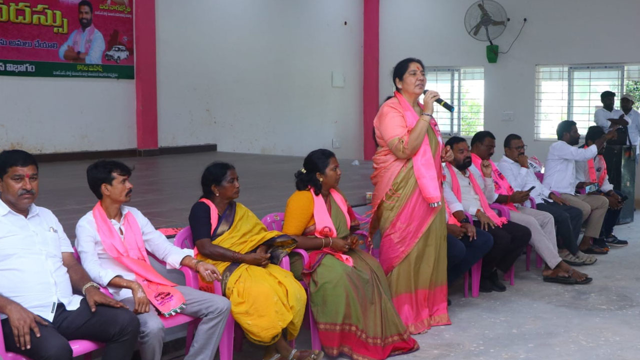 Satyavati Rathod | రేవంత్‌ రెడ్డి అవినీతిలో సీతక్కకు భాగస్వామ్యం.. అందుకే సురేఖ రాజీనామాపై స్పందించలేదు : మాజీ మంత్రి సంచలన వ్యాఖ్యలు