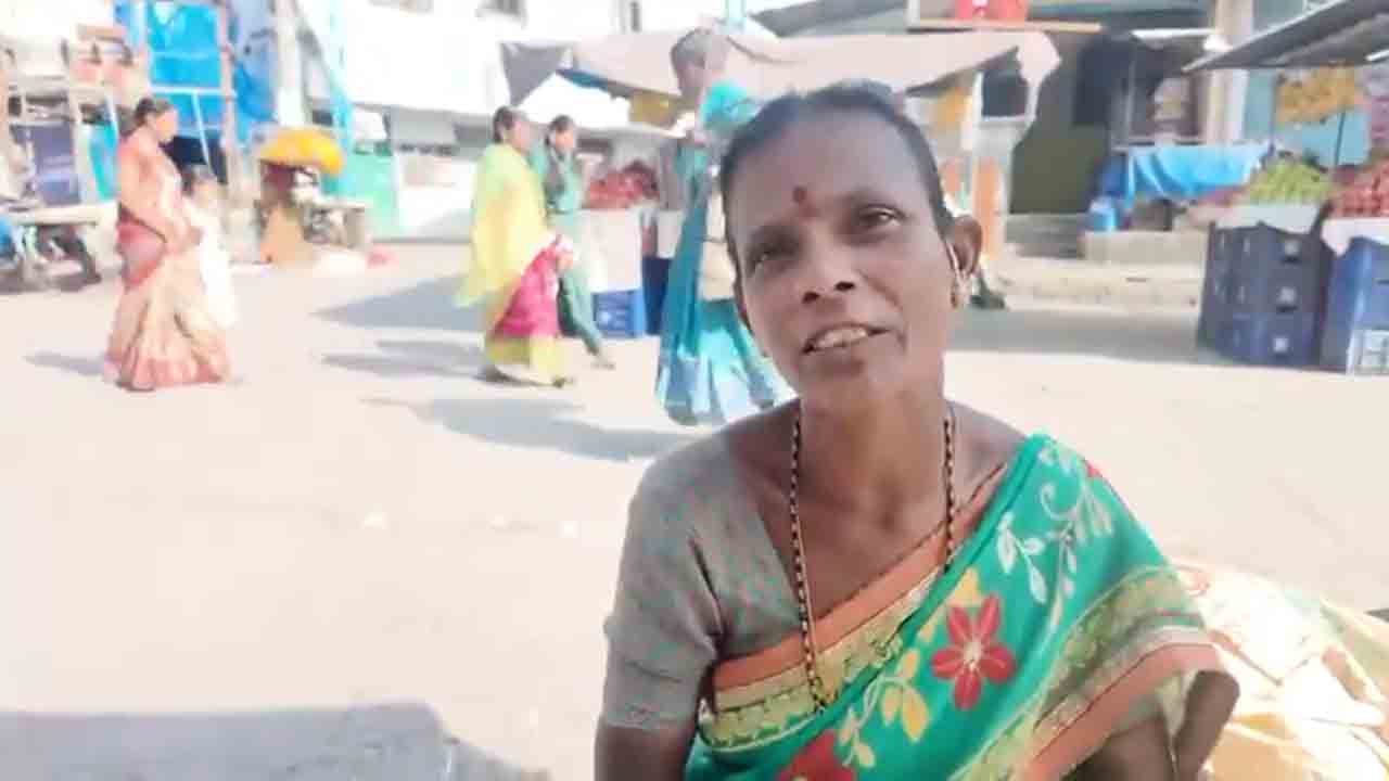 Siricilla | కేటీఆర్ మహిళలను కన్నతల్లి లెక్క చూసుకున్నరు : సిరిసిల్ల మహిళ