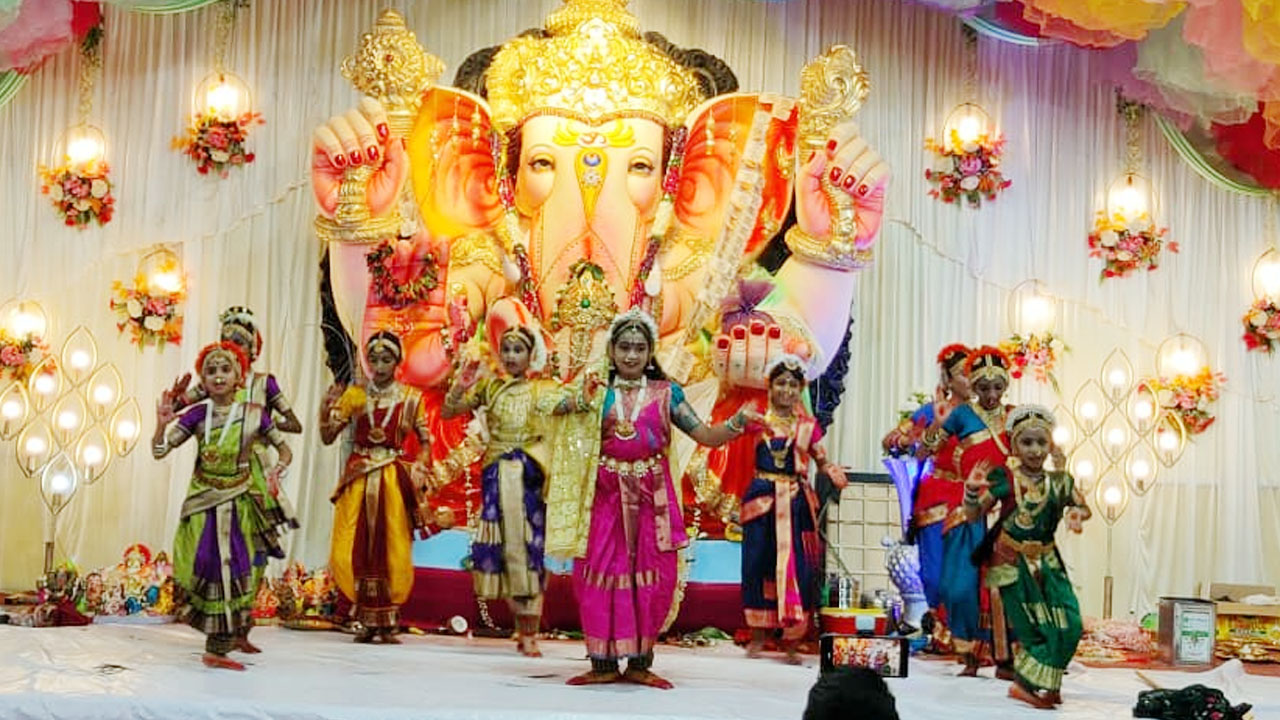 Ganesh Fesitvals | ఆకట్టుకున్న వినాయక జన్మ రహస్యం నృత్య రూపకం
