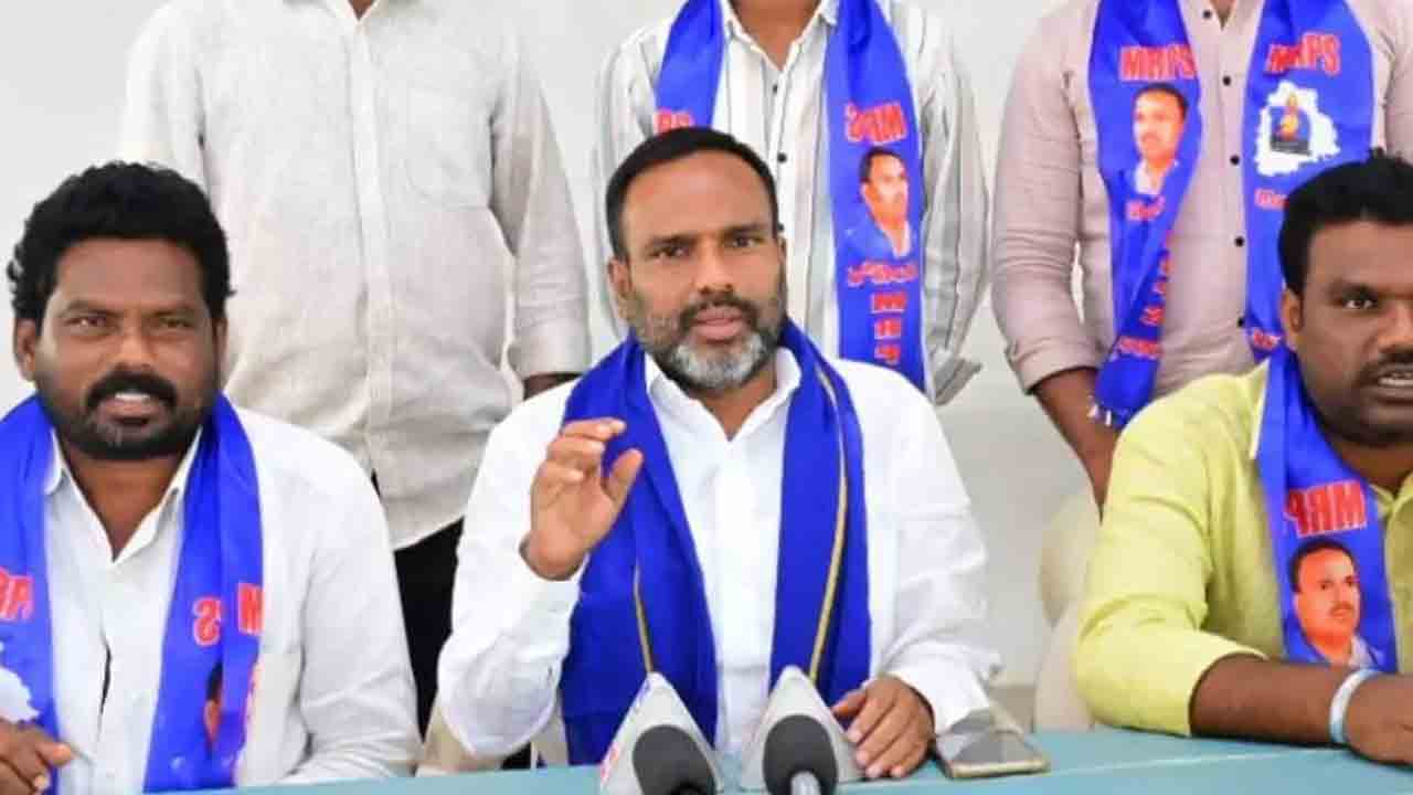 హమారా ప్రసాద్‌కు దేహశుద్ధి తప్పదు: వంగపల్లి