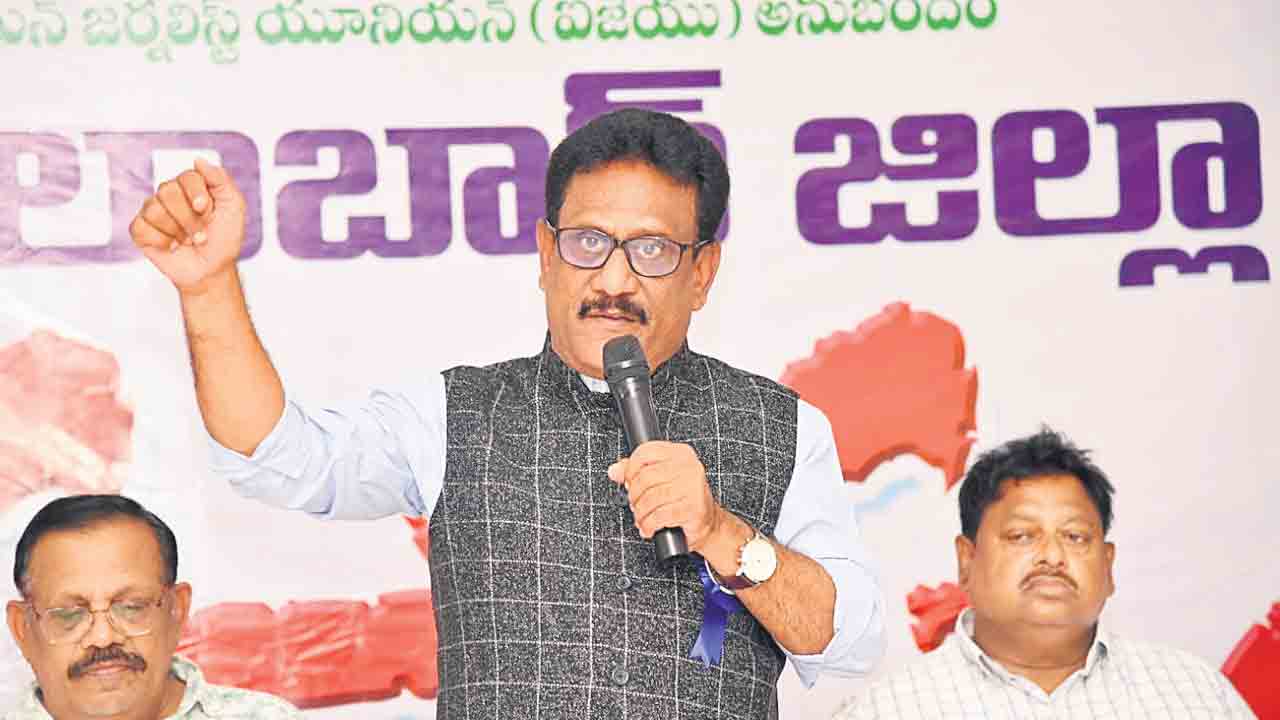 హెల్త్‌ స్కీమ్‌ హామీని నెరవేర్చండి