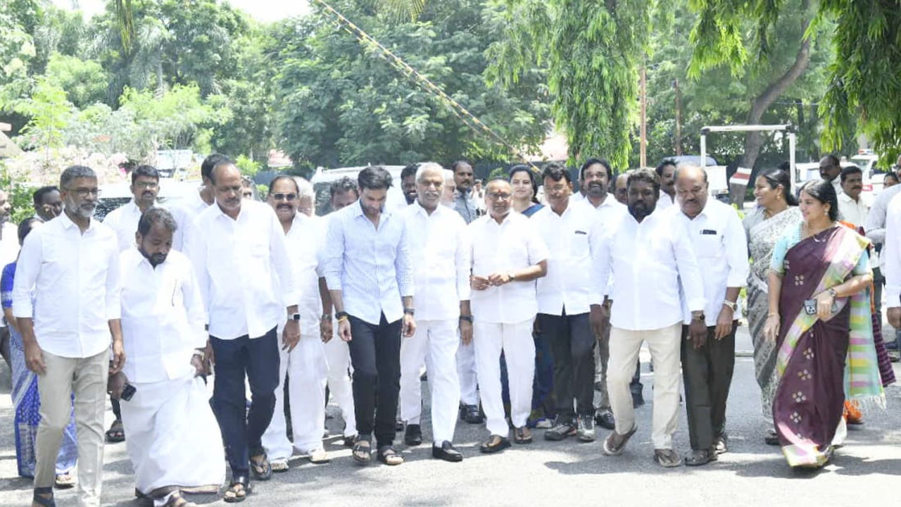 Ambati Rambabu | మంత్రి నారా లోకేష్‌పై రౌడీషీట్‌ ఓపెన్‌ చేయాలి : మాజీ మంత్రి అంబటి