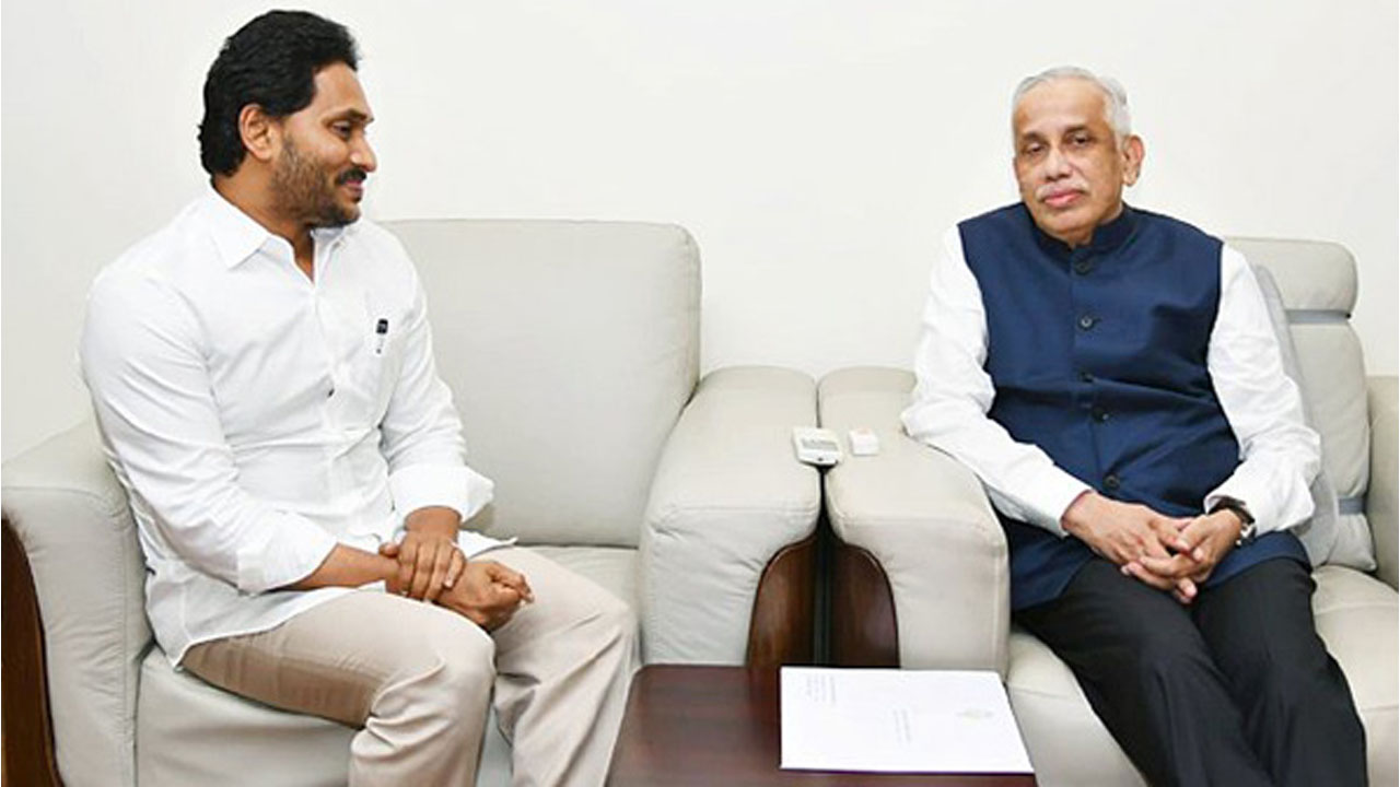 YCP Complaint | ఏపీ గవర్నర్‌ను కలిసిన వైఎస్‌ జగన్‌.. డీఎస్సీ అక్రమాలపై ఫిర్యాదు