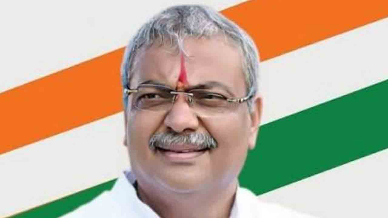Karnataka Congress MLA resigns | కరువు ప్రాంతాల జాబితాలో తన నియోజకవర్గం లేదని..  కాంగ్రెస్ ఎమ్మెల్యే రాజీనామా
