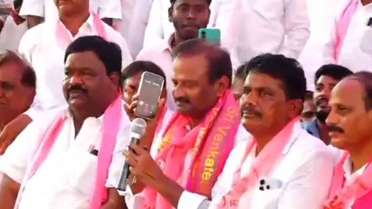 KTR | దేవరకద్ర నియోజకవర్గ బీఆర్ఎస్ నాయకులను అభింనందించిన కేటీఆర్