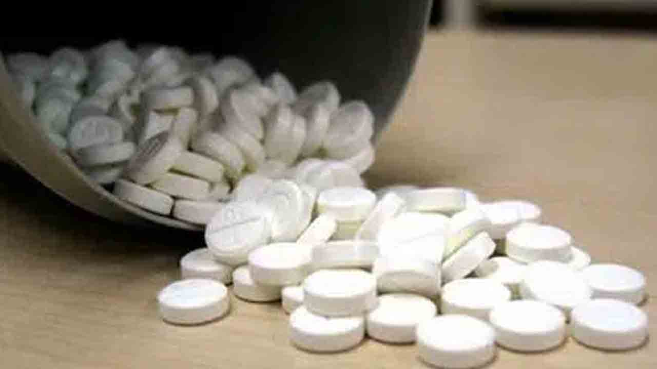 Alfuzosin | పాపన్నపేట మండలం కేంద్రంగా  జోరుగా.. అల్ఫాజోలం అక్రమ వ్యాపారం