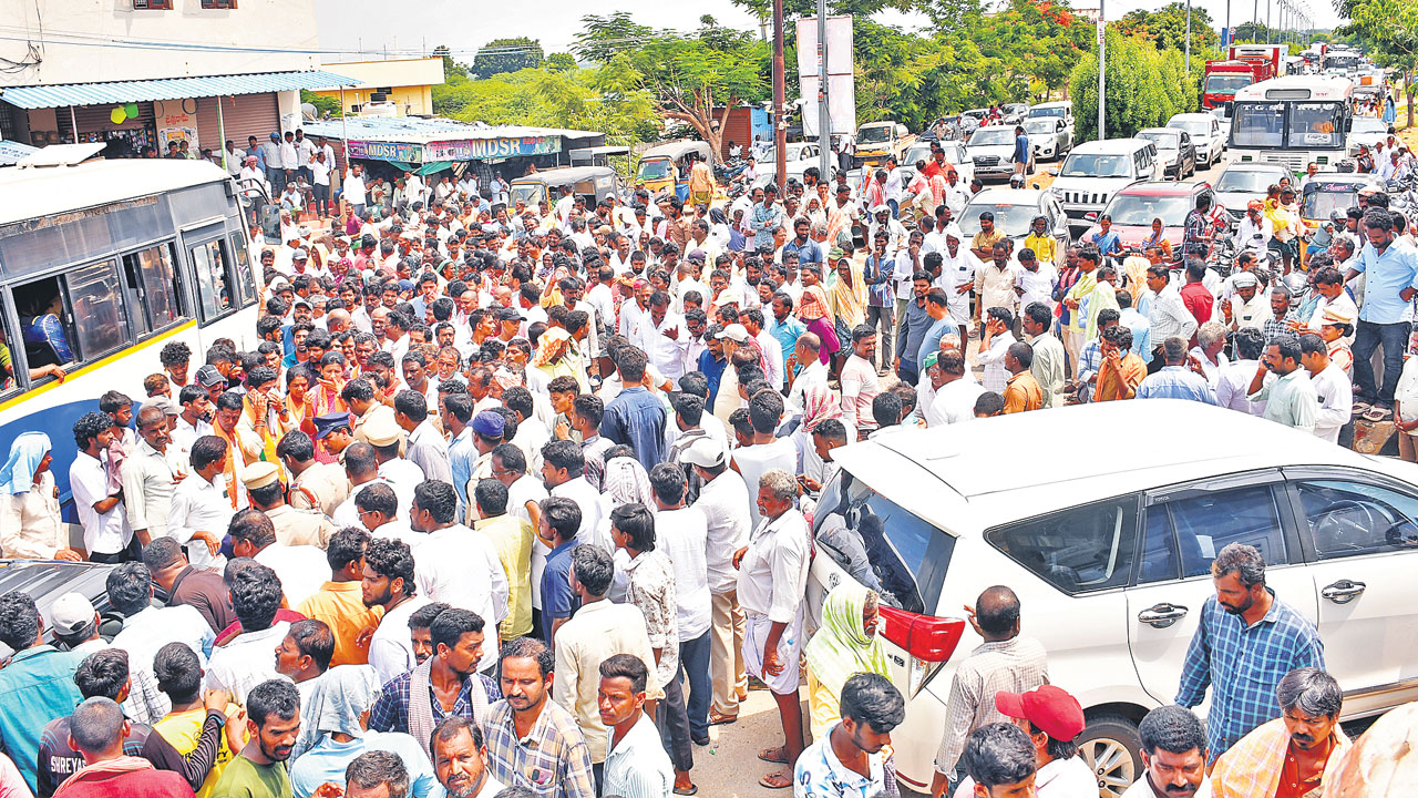 నీళ్లిస్తరా.. విషమిస్తరా?