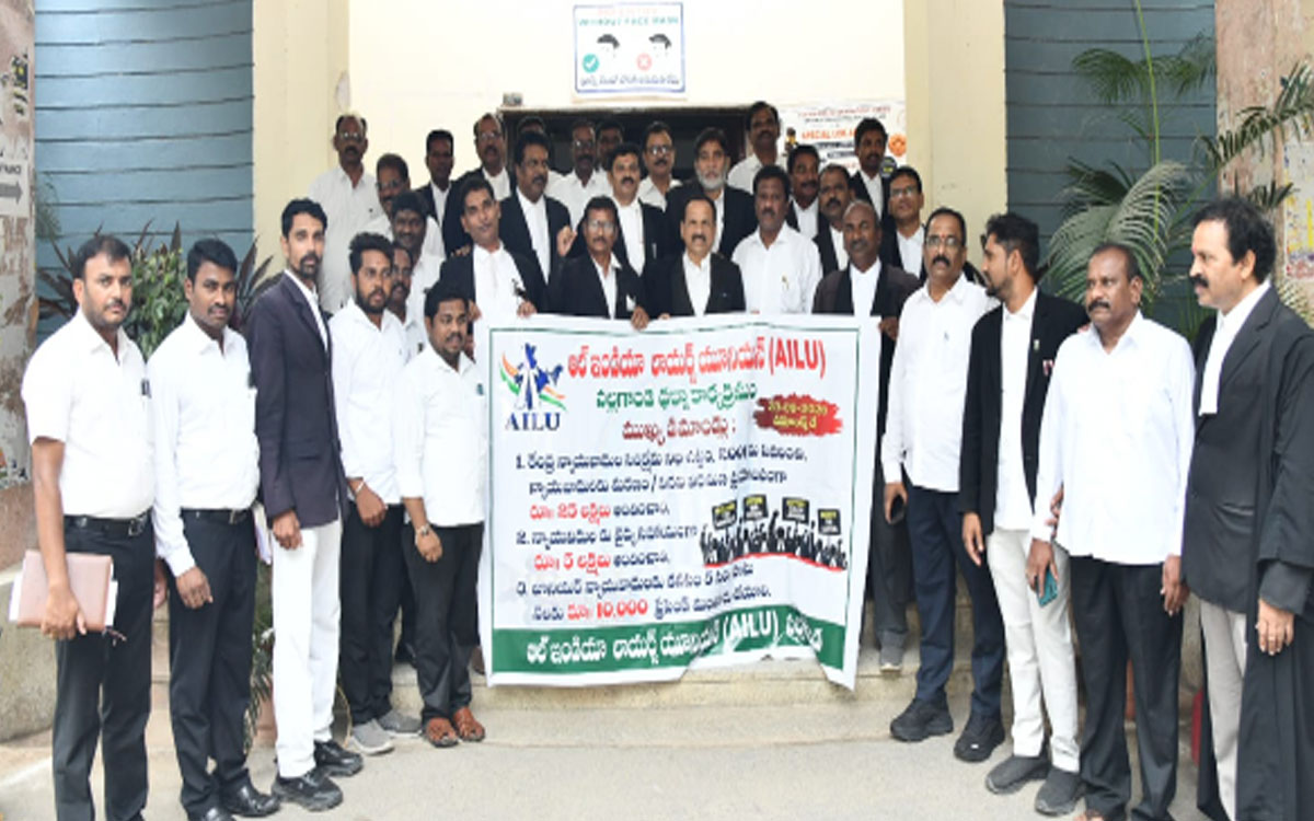 ‘న్యాయవాదులందరికీ రిటైర్మెంట్, డెత్ బెనిఫిట్ రూ.25 లక్షలు ఇవ్వాలి’