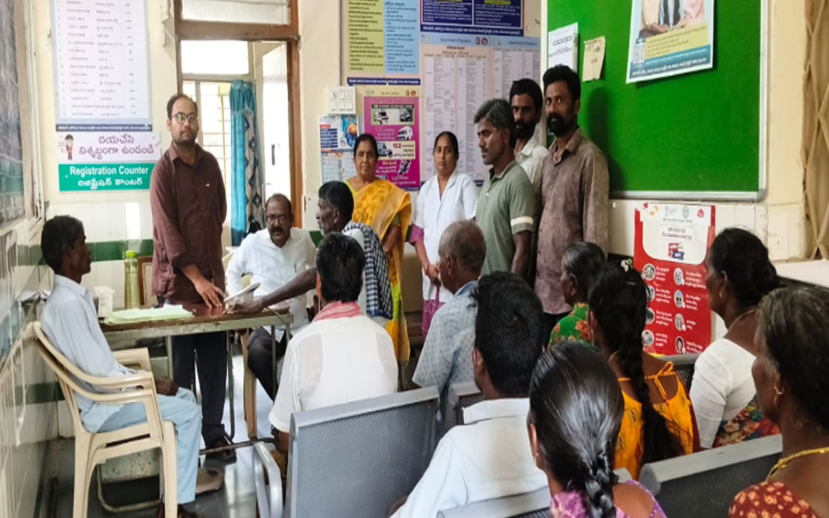 అర్వ‌ప‌ల్లి పీహెచ్‌సీలో సీనియర్ సిటిజన్లకు ప్రత్యేక వైద్య శిబిరం