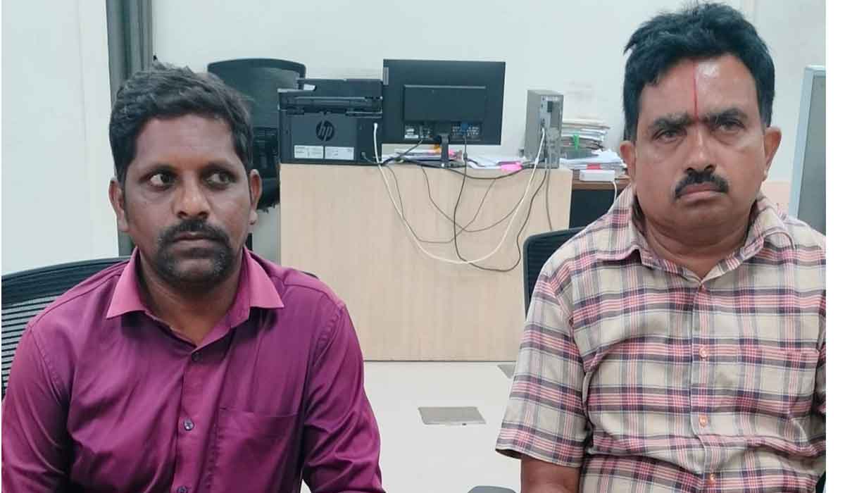 ACB Raids | నిజామాబాద్ మున్సిపల్ కార్పొరేషన్ పై ఏసీబీ దాడులు.. రూ.15 వేలు లంచం తీసుకుంటూ ఇద్దరు పట్టివేత