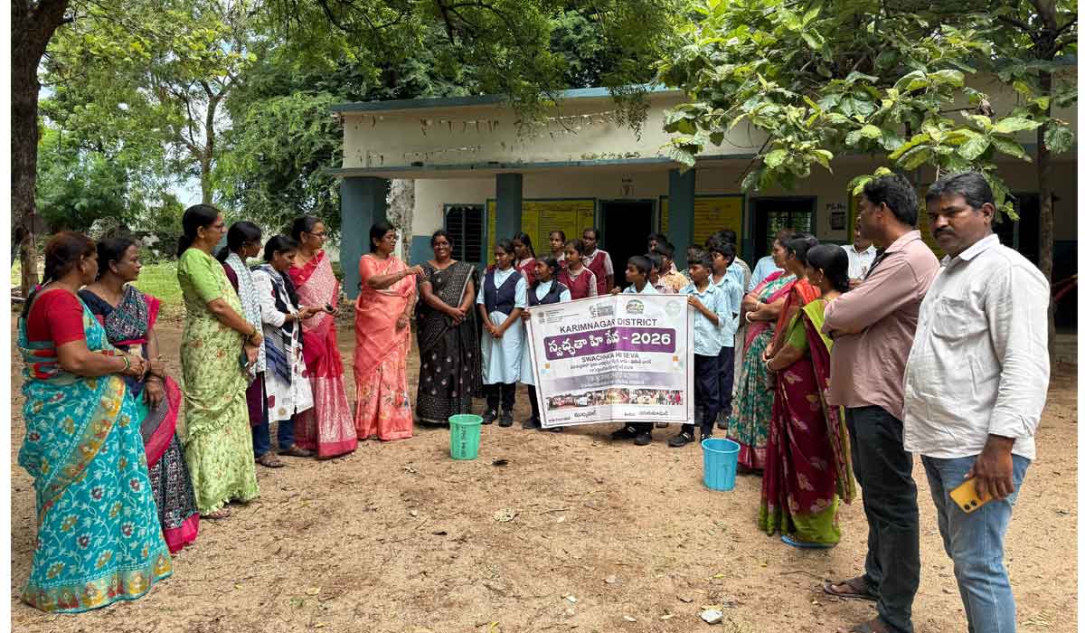 Mulkanoor | పరిసరాల పరిశుభ్రత అందరి బాధ్యత.. ముల్కనూర్‌ స్పంచ్‌ భారతమ్మ
