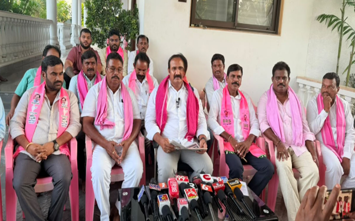 బలవంతపు వసూళ్లతో మెగా జాబ్ మేళా..!