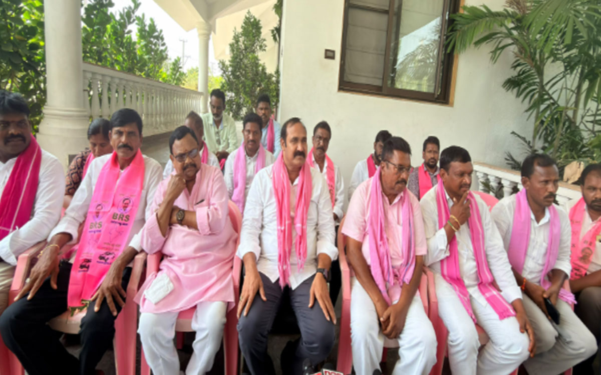 ‘వైఫల్యాలను కప్పించుకునేందుకే జాబ్ మేళా నాటకం’