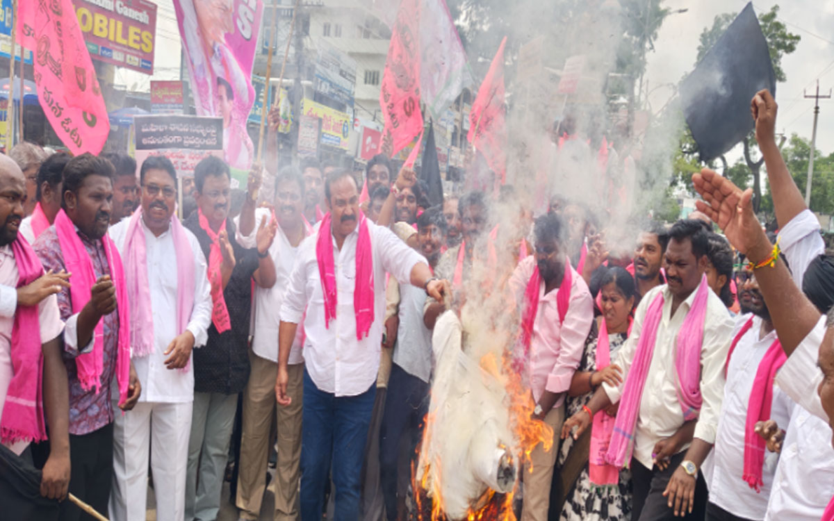 అసెంబ్లీ సాక్షిగా మహిళా ఎమ్మెల్యేలపై దుశ్చర్య : మాజీ ఎమ్మెల్యే బొల్లం మల్లయ్య యాదవ్