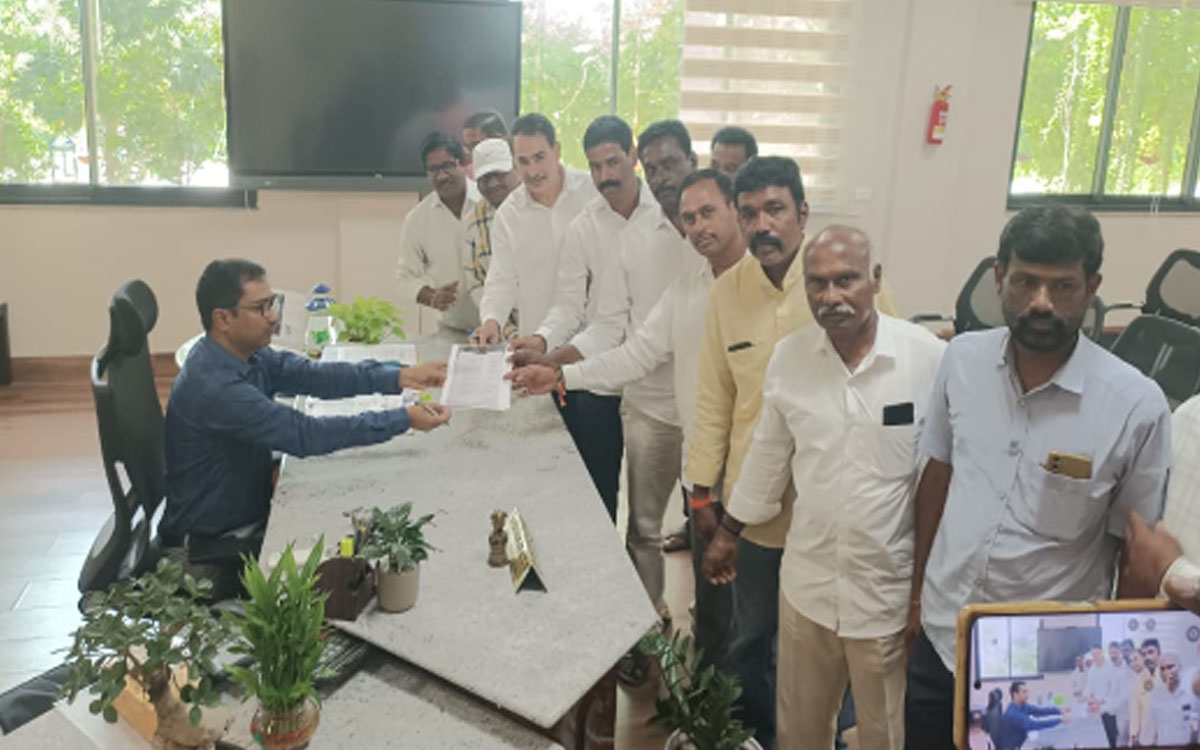 ‘ఆరు గ్యారెంటీలను తక్షణం అమలు చేయాలి’