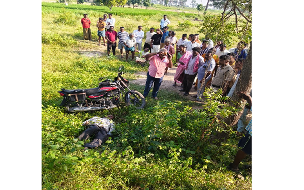 ఉడుత‌ల‌ప‌ల్లి శివారు పొదల్లో మృతదేహం లభ్యం