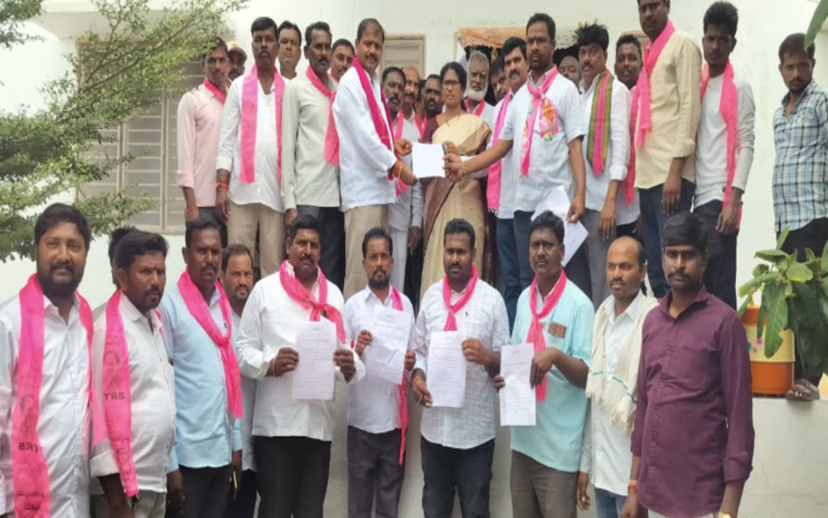 హామీలను అమలు చేయాలని కోరుతూ ప్రజావాణిలో వినతి
