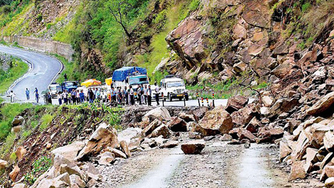 Char Dham Yatra: బ్యాడ్ వెద‌ర్‌.. శ‌ని, ఆదివారాల్లో ఛార్‌థామ్ యాత్ర ర‌ద్దు