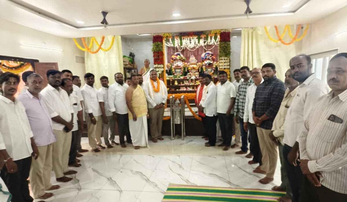 Vemulawada | ఆరెపల్లి ఇస్కాన్ టెంపుల్‌లో చల్మెడ ప్రత్యేక పూజలు