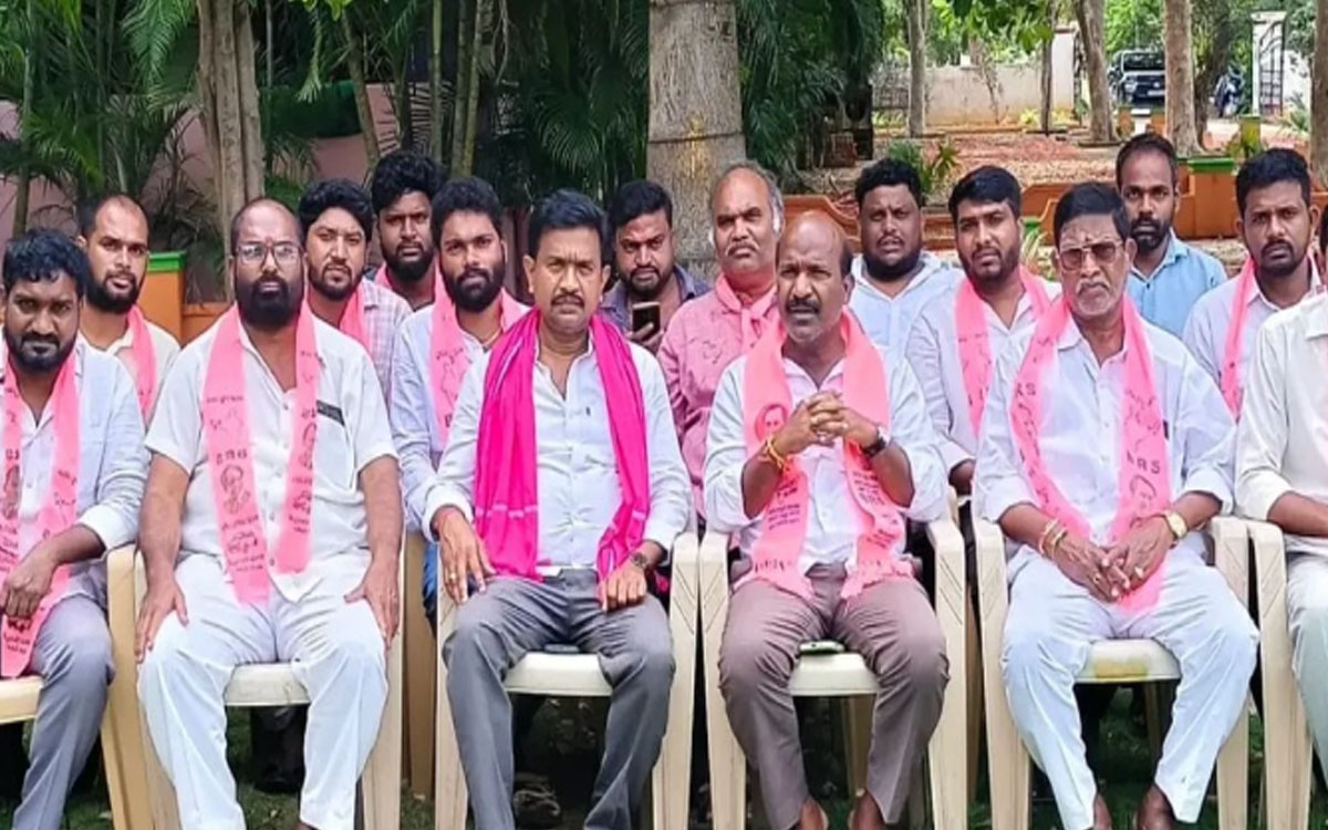 ‘పందికొక్కుల్లా దోచుకుంటున్న కాంగ్రెస్ ఎమ్మెల్యేలు’