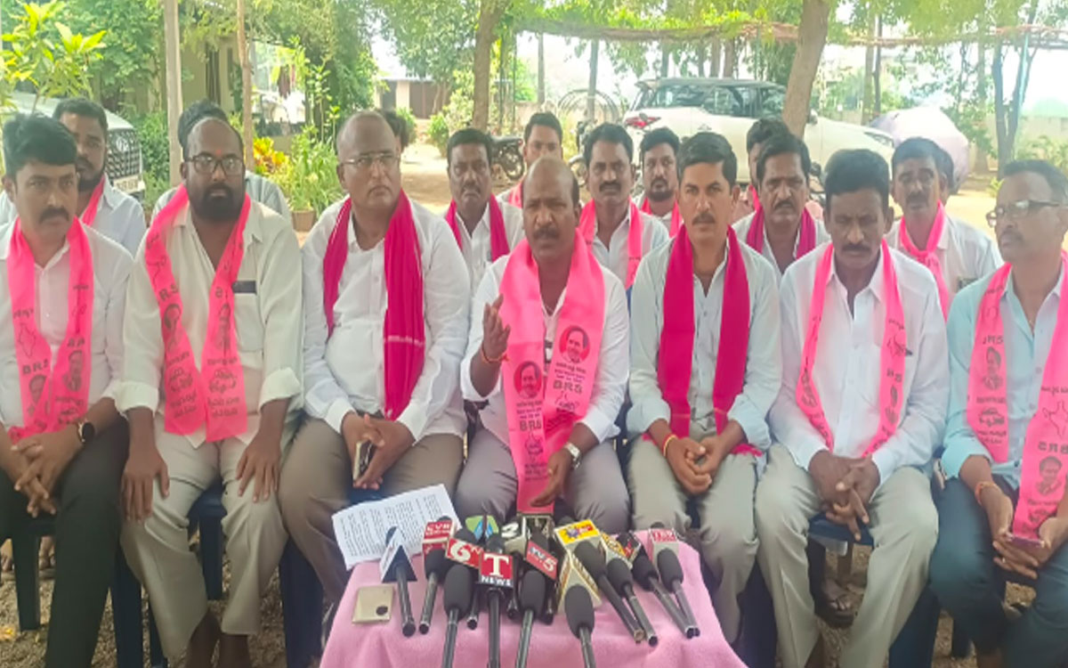 ‘రియల్ ఎస్టేట్ బ్రోకర్ వంద‌ల కోట్ల‌కు ఎలా ఎదిగింది ప్ర‌జ‌ల‌కు తెలుసు’