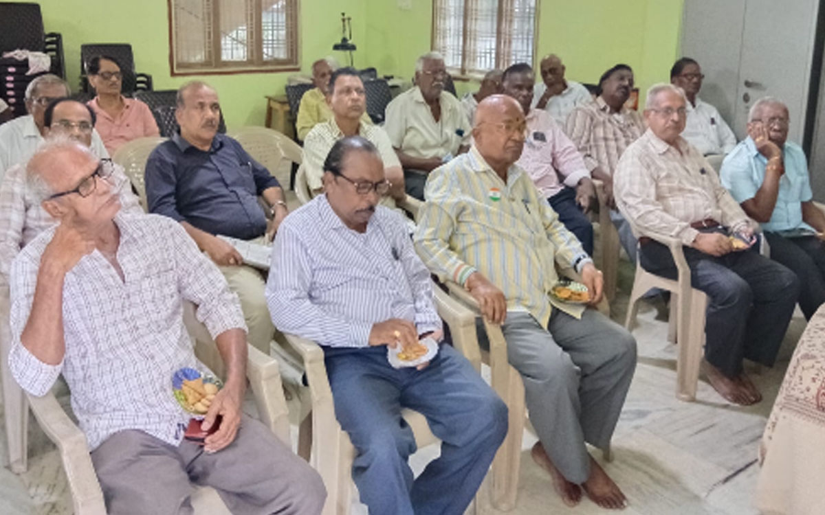 'సైబర్ నేరాల పట్ల సీనియర్ సిటిజన్స్ అప్రమత్తంగా ఉండాలి'