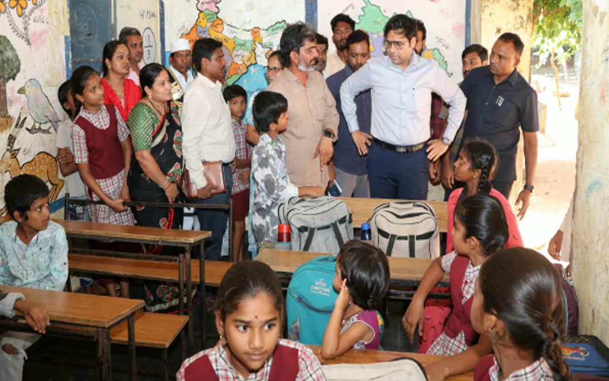 భూ రీ సర్వేను సకాలంలో పూర్తి చేయాలి : కలెక్టర్ అంకిత్