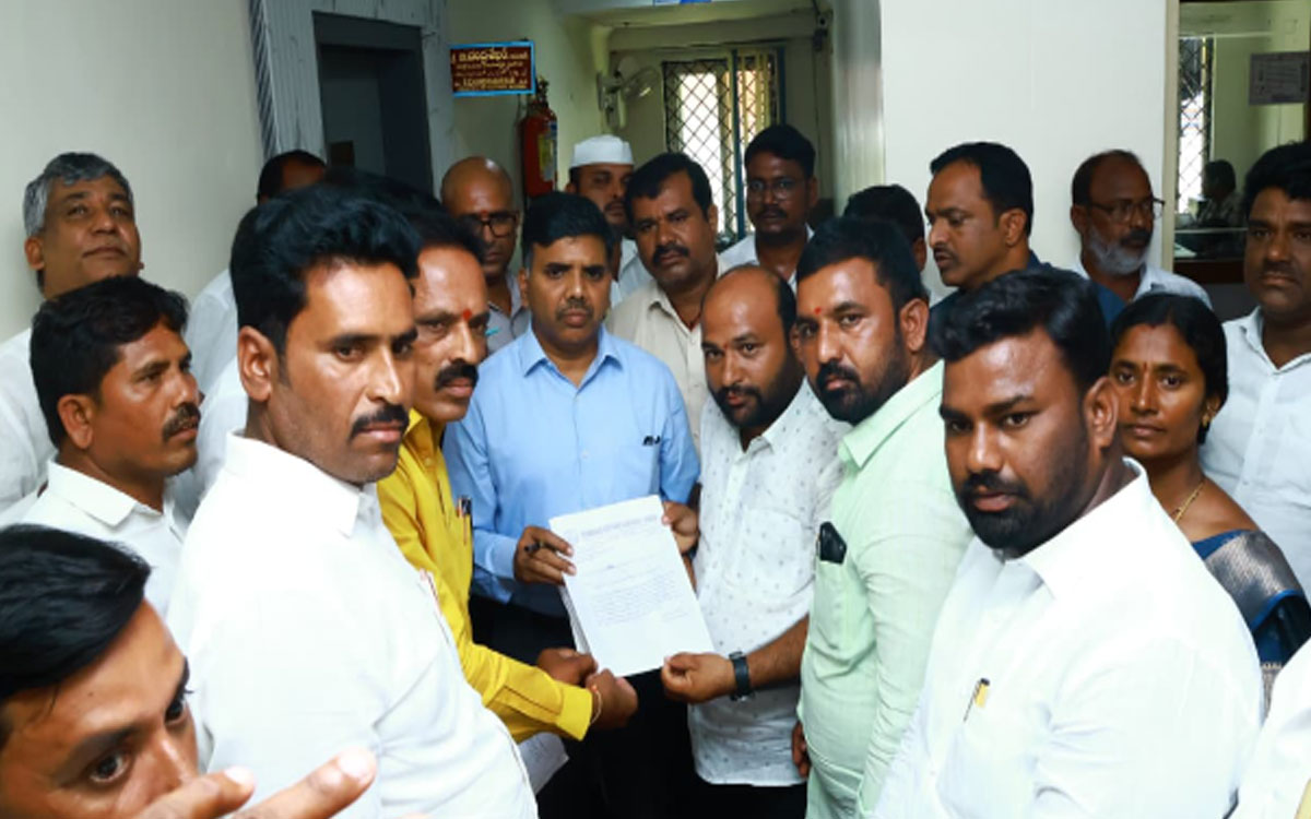 ‘ఉప సర్పంచులకు జాయింట్‌ చెక్ ప‌వ‌ర్ రద్దు చేయాలి’