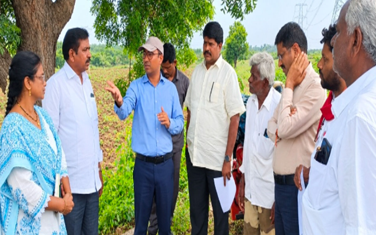 భూ రీ-సర్వేతో ప్రతి భూమికి డిజిటల్ మ్యాప్ : కలెక్టర్ దివాకర టీఎస్