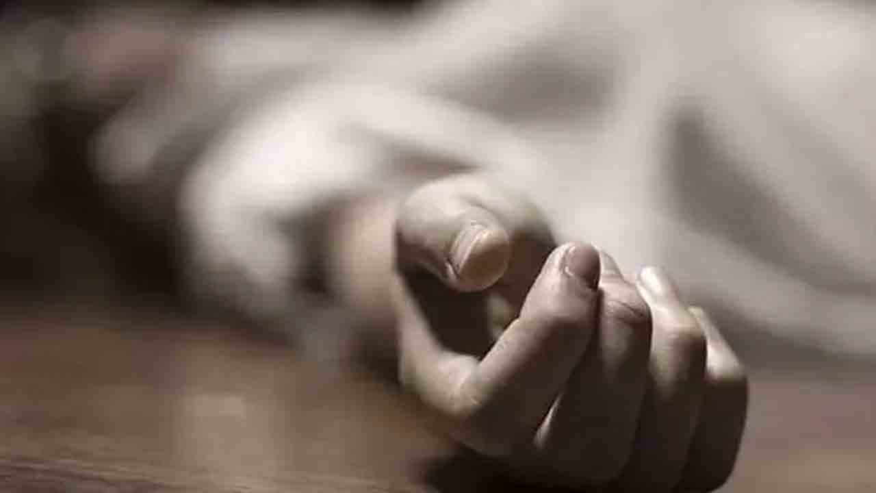 ఆర్థిక ఇబ్బందులతో కౌలు రైతు ఆత్మహత్య